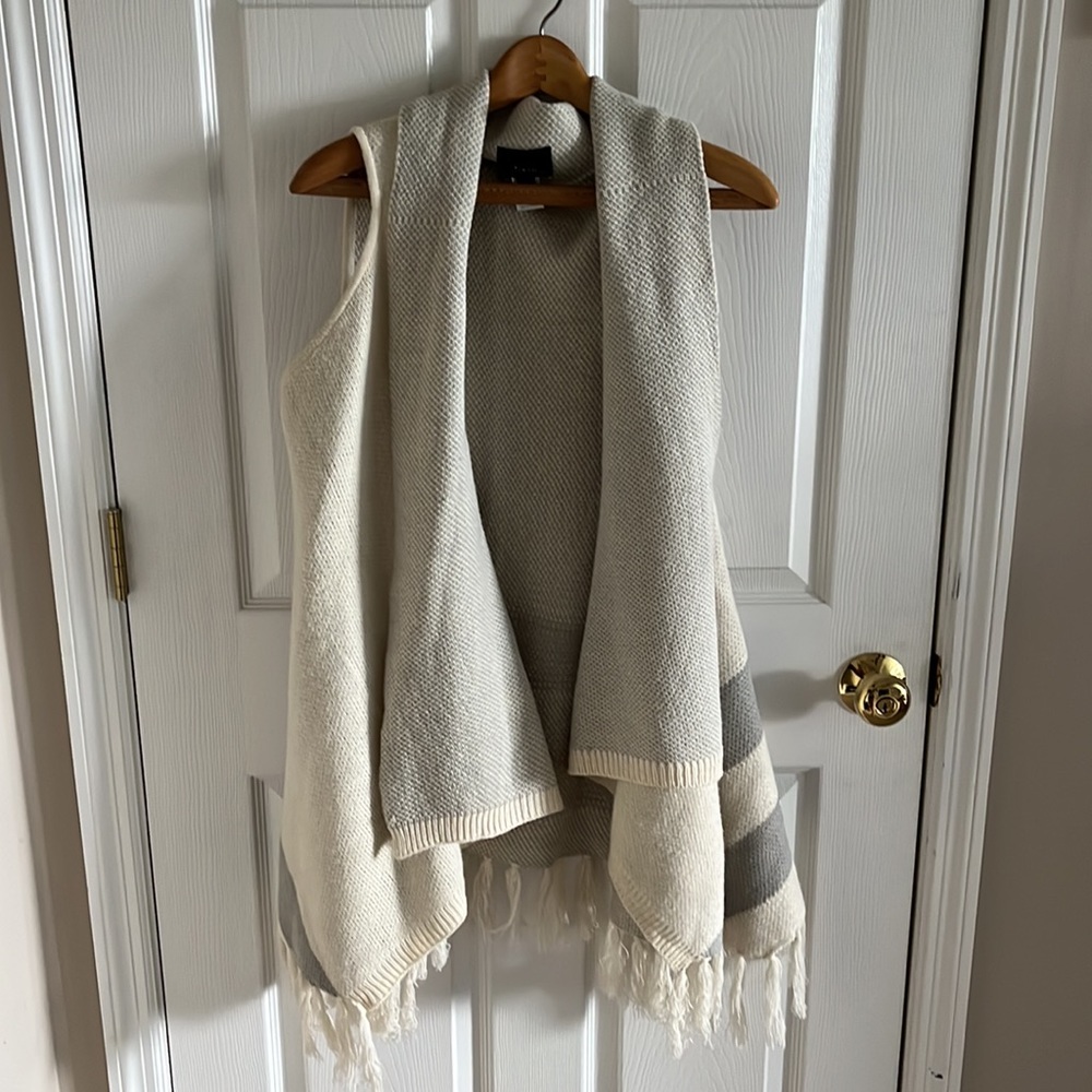 Lumiere Off White Sleeveless Sweater Cardigan Vest With Fringe Tassels Size S